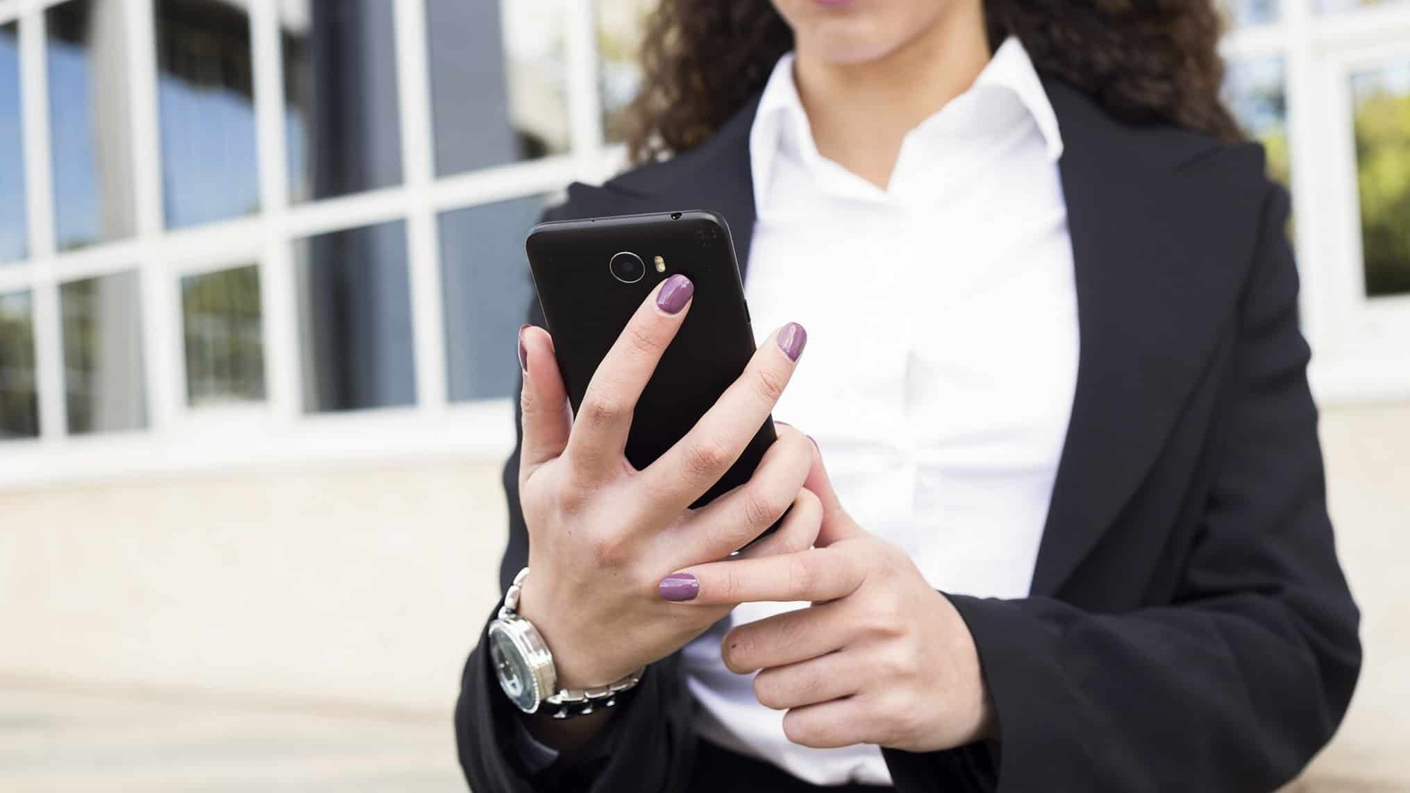 Ambassadeurs de marque sur LinkedIn : transformez vos collaborateurs pour booster votre visibilité