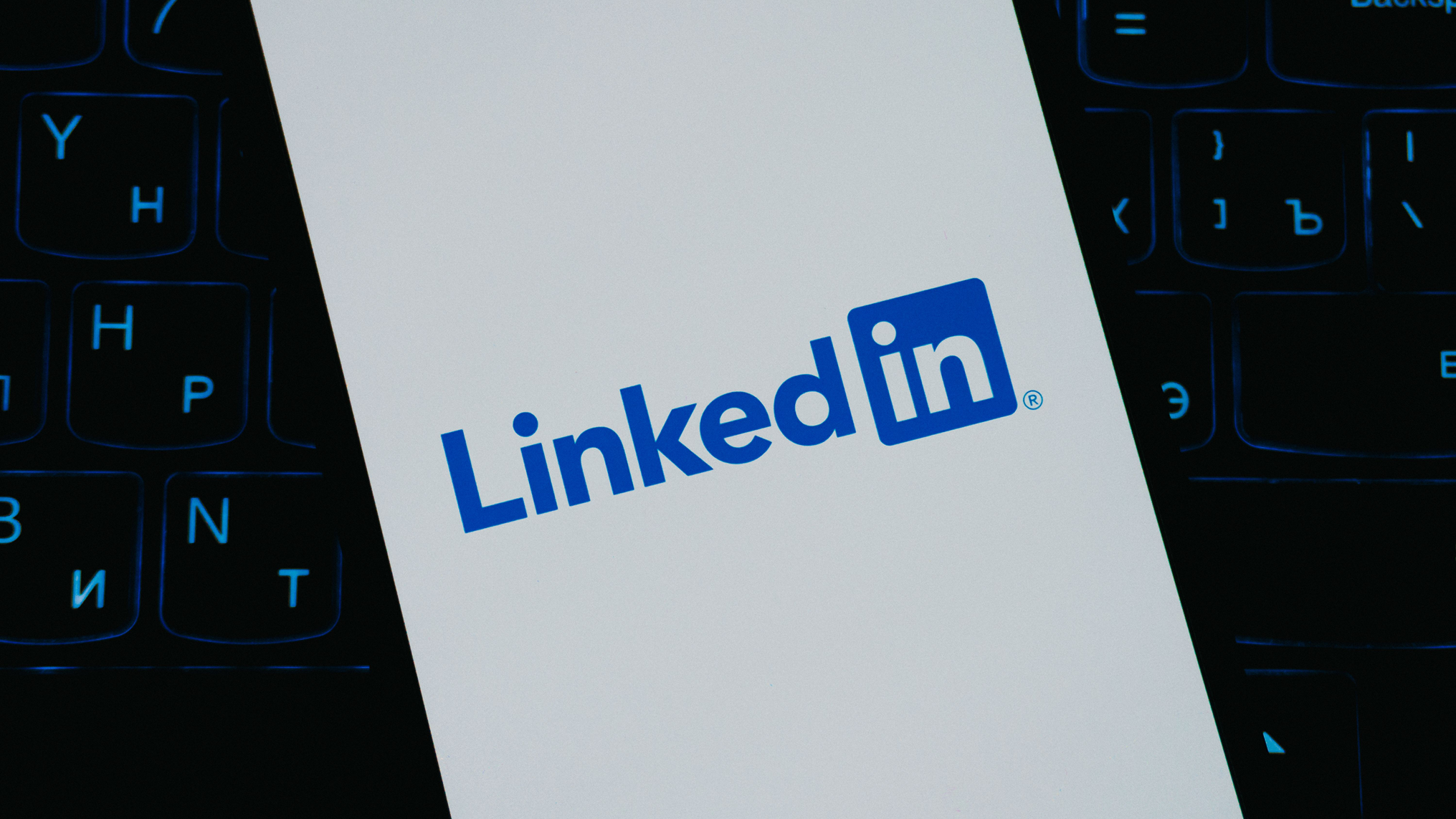Campagnes LinkedIn Ads B2B : le guide stratégique en 4 étapes